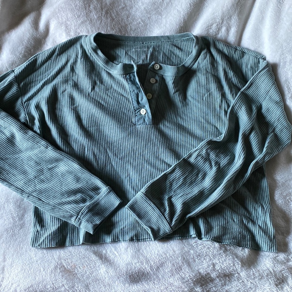 American eagle cropped long sleeve